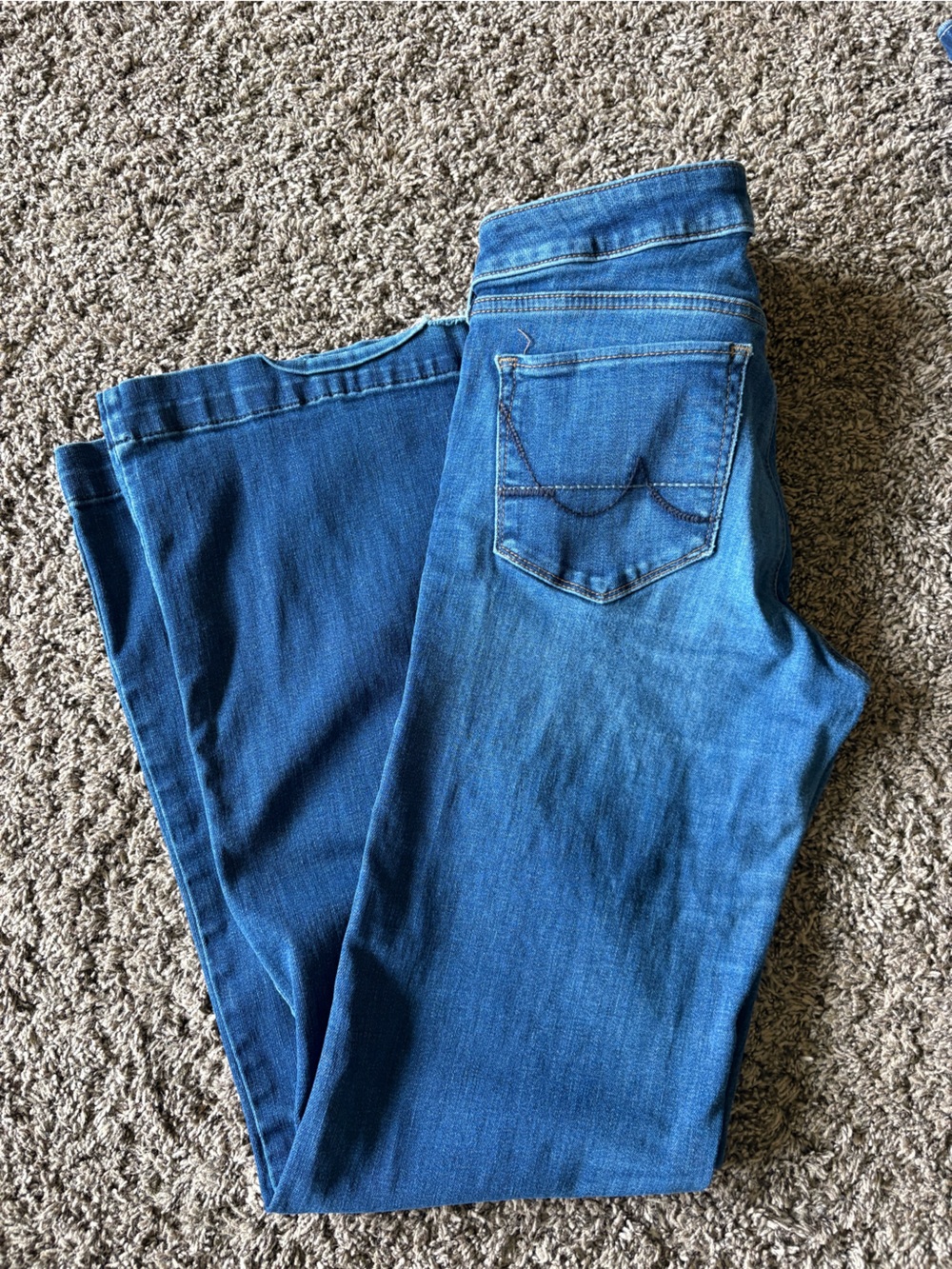 Ariat mid rise 29R  Mid Wash